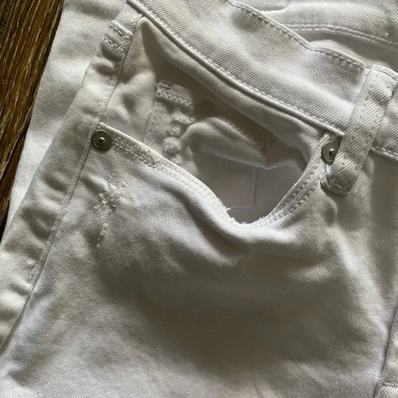 BLANKNYC white crop girlfriend jean - Picture 11 of 15